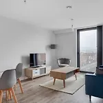 Stunning 2 Bed Apartment In Birmingham Centre