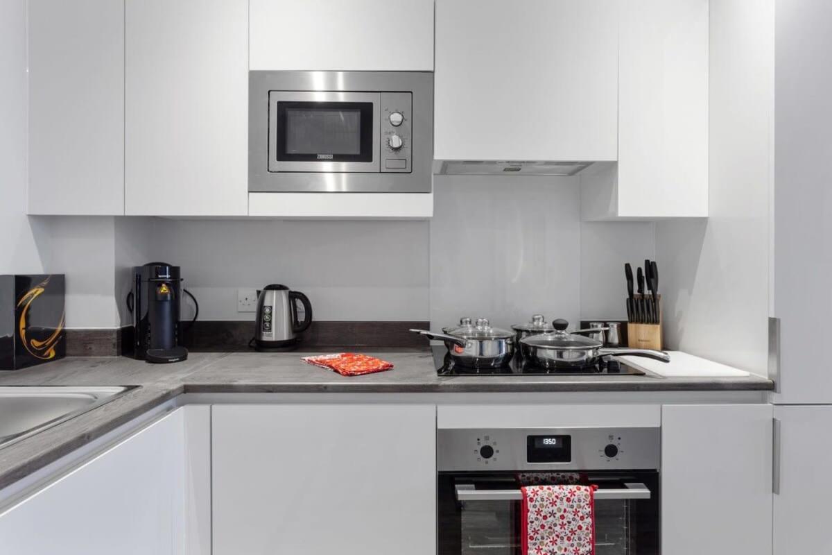Stunning 2 Bed In Centre * Birmingham